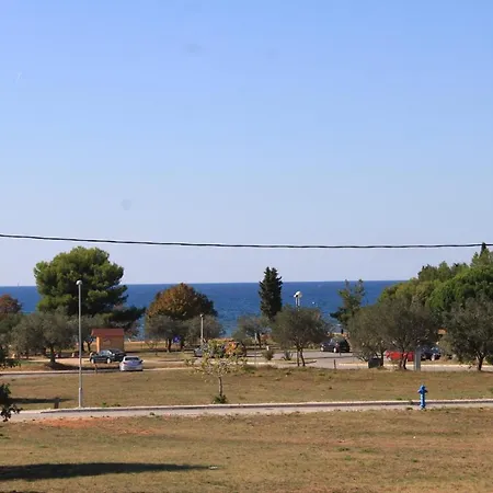Apartment Apartments With A Parking Space Fazana - 7205 Fazana